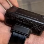 Imagem do vídeo da tornozeleira eletrônica de Bolsonaro danificada