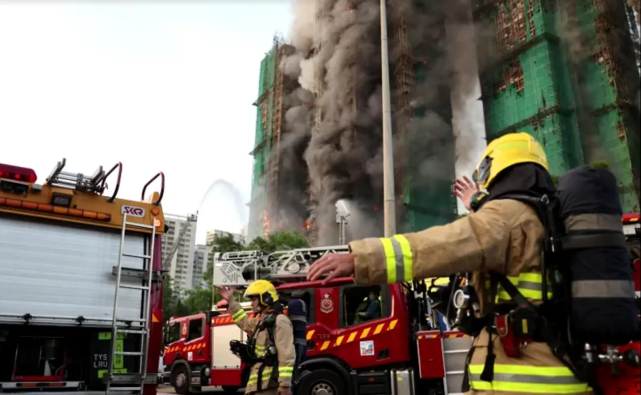 Incêndio em prédios de Hong Kong - 26/11/2025 • Tyrone Siu/Reuters