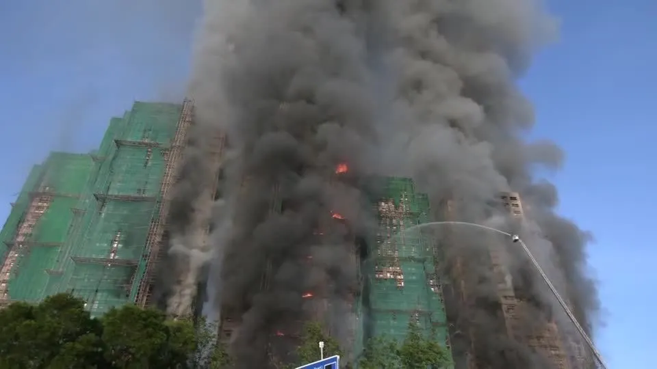 Incêndio em prédios de Hong Kong - 26/11/2025 • Tyrone Siu/Reuters
