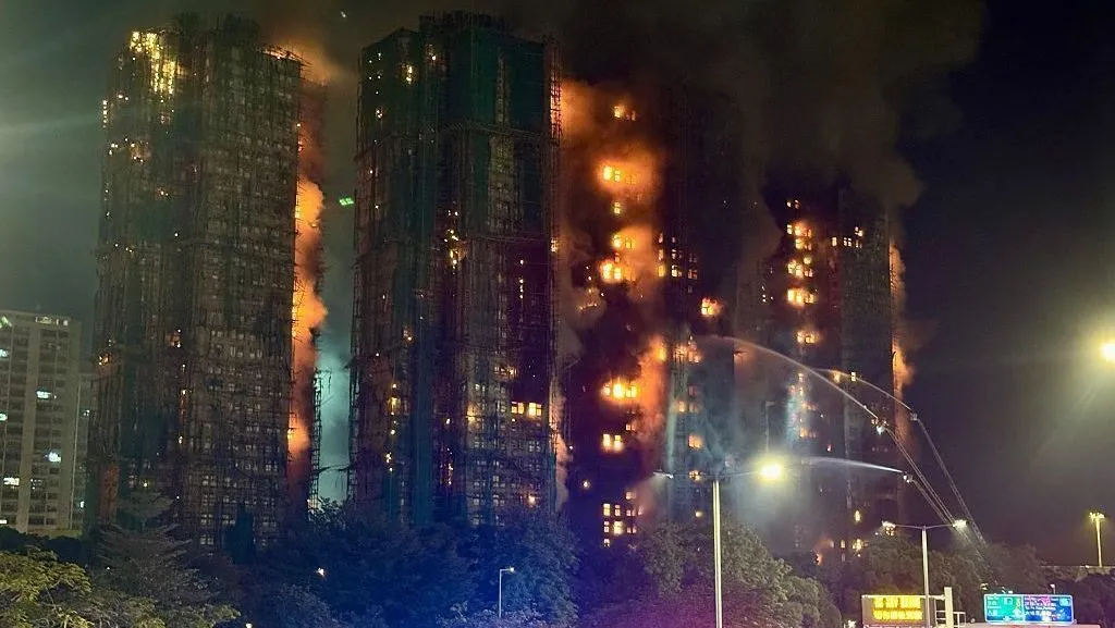 Incêndio em prédios de Hong Kong - 26/11/2025 • Tyrone Siu/Reuters